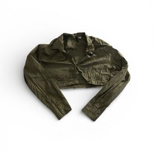 🆓  w/ purchase - cropped button down